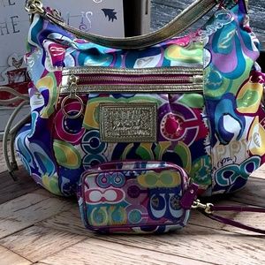 EUC COACH POPPY HOBO HANDBAG W/WRISTLET